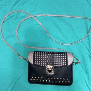 Target shoulder purse